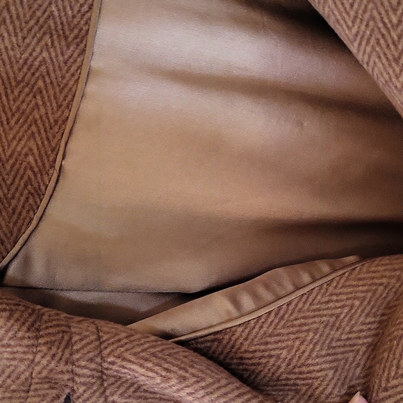 Vintage Herringbone Double-breasted Belted Trench Coat- Damaged Belt - Picture 5 of 7